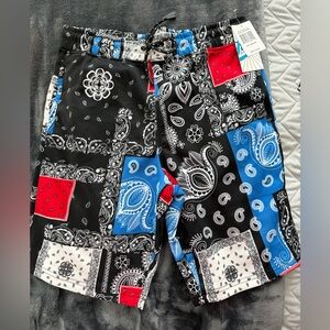 Men's Medium Fresh Prints of Belair Comfy Shorts Black, Blue, Red Patterned